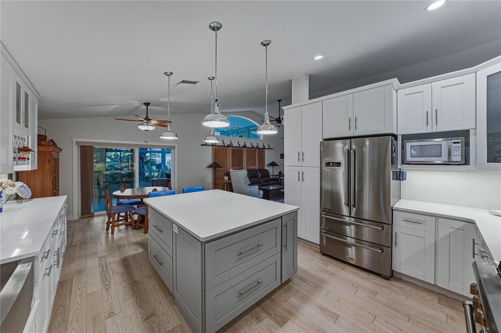 LAKE BERNADETTE - Residential