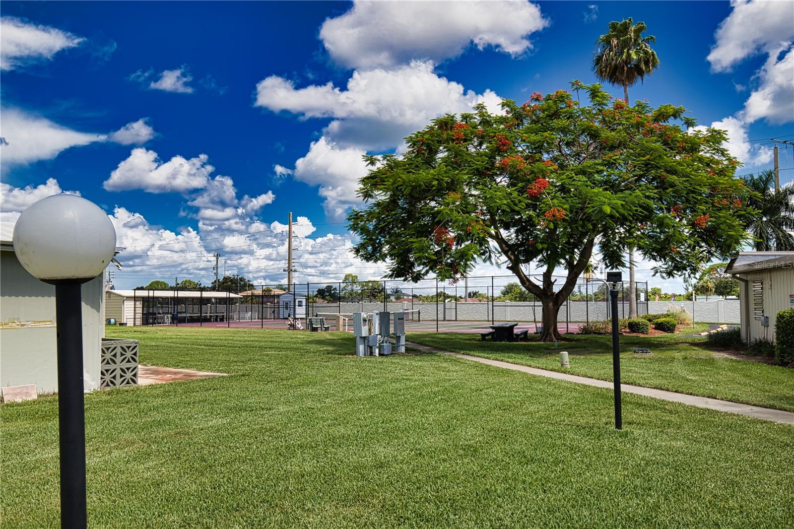 LA CASA MHP CO-OP - Land