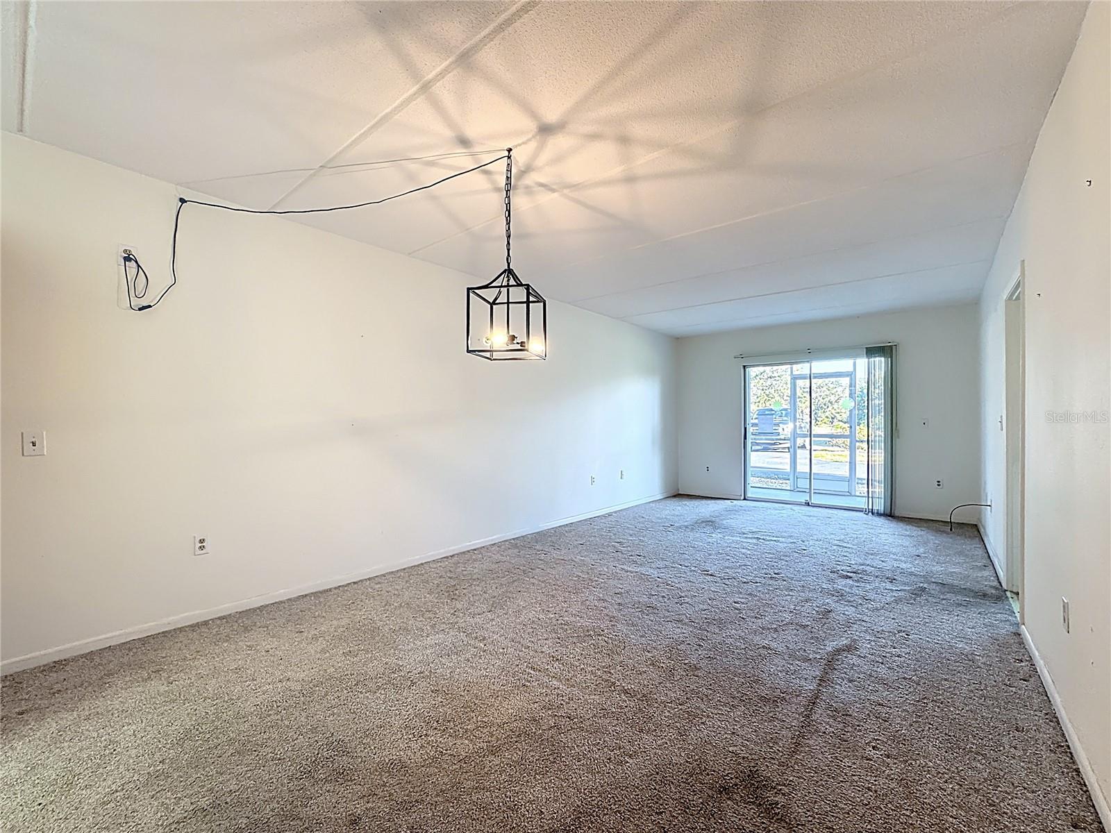 COUNTRY CLUB APTS - Residential