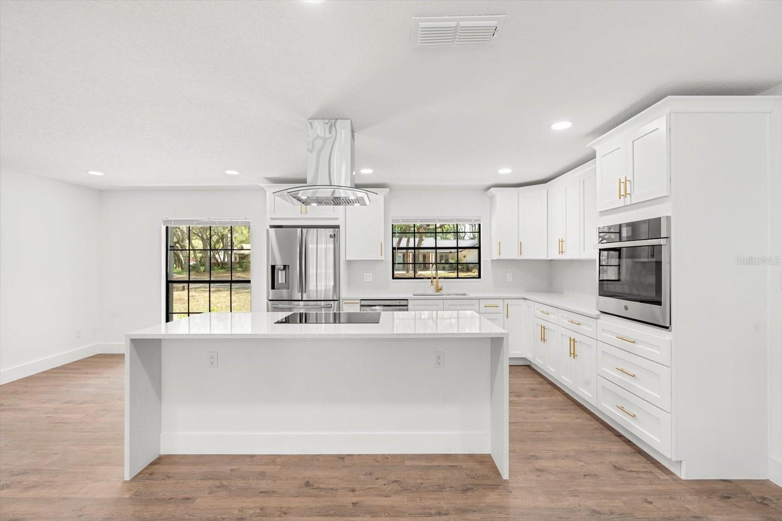 345 W HORNBEAM DRIVE