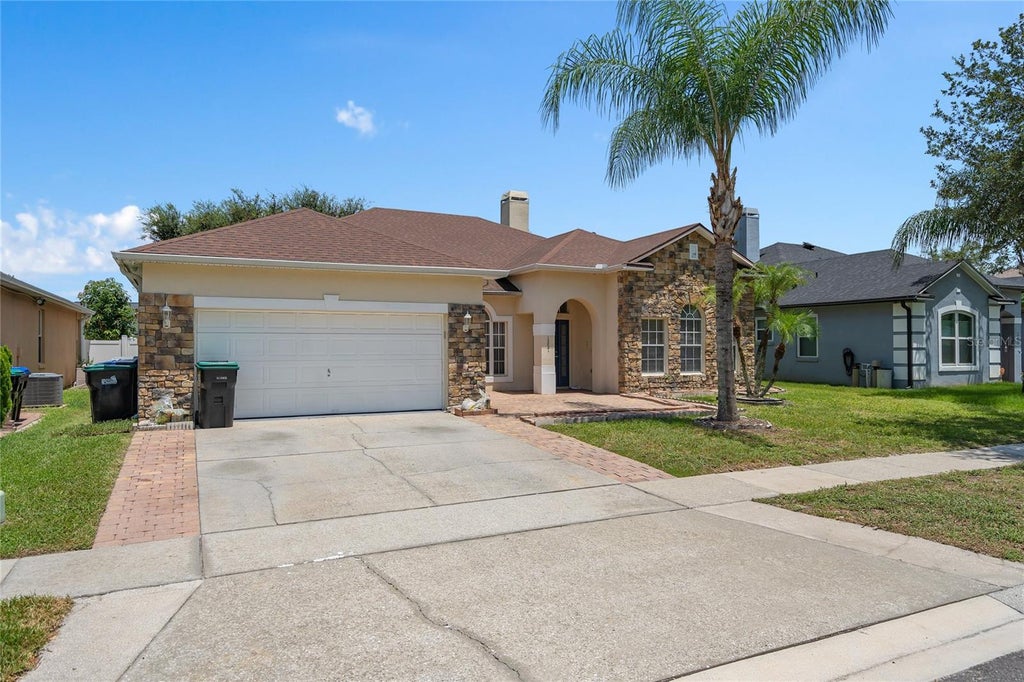 Photo of 13821 Amberleigh Road, Orlando, FL 32837 (MLS # S5158194)