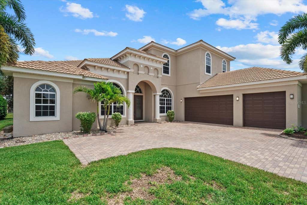 Photo of 7595 Trillium Boulevard, Sarasota, FL 34241 (MLS # A4701817)
