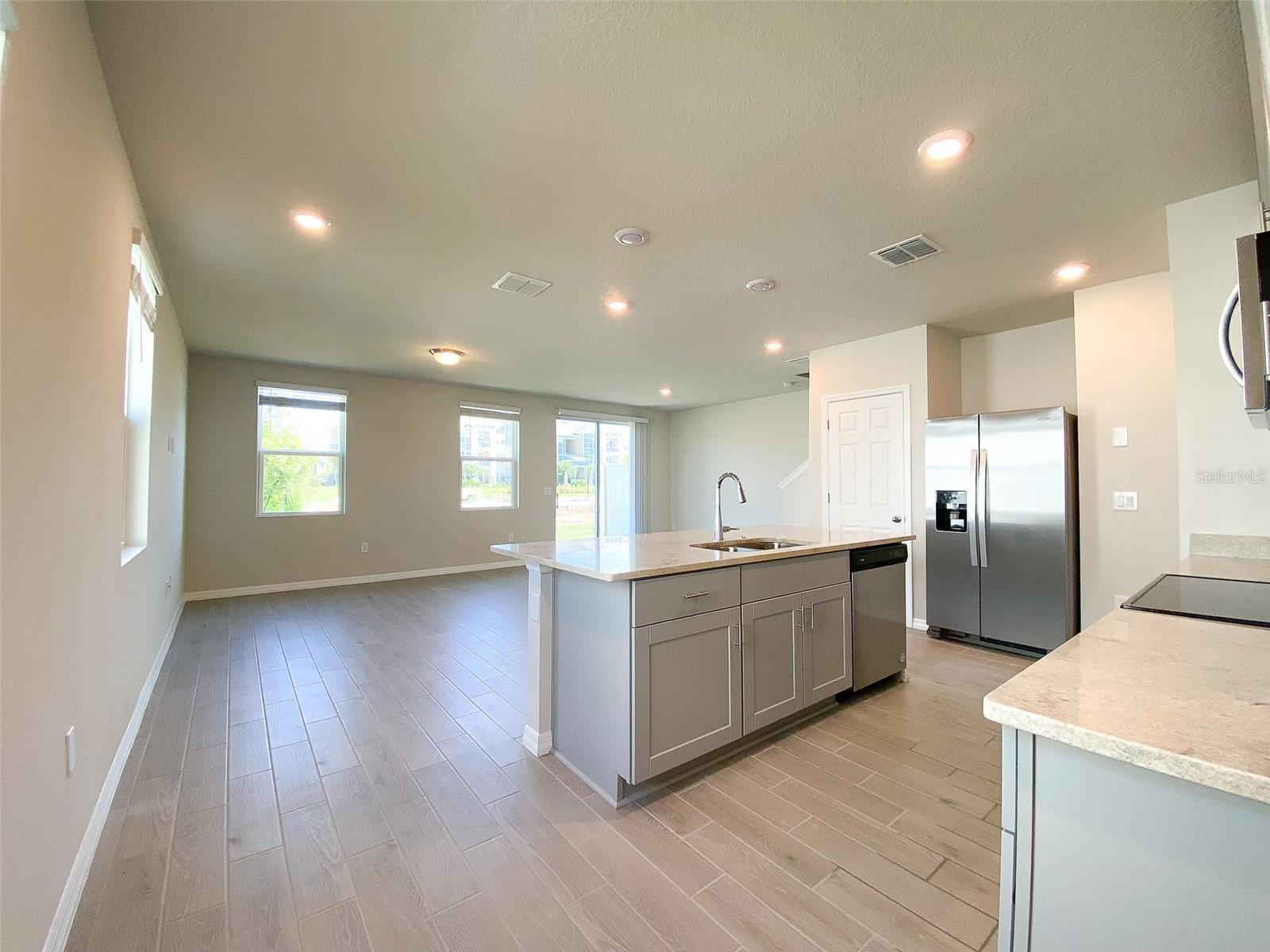 UNION SQUARE - Residential Lease