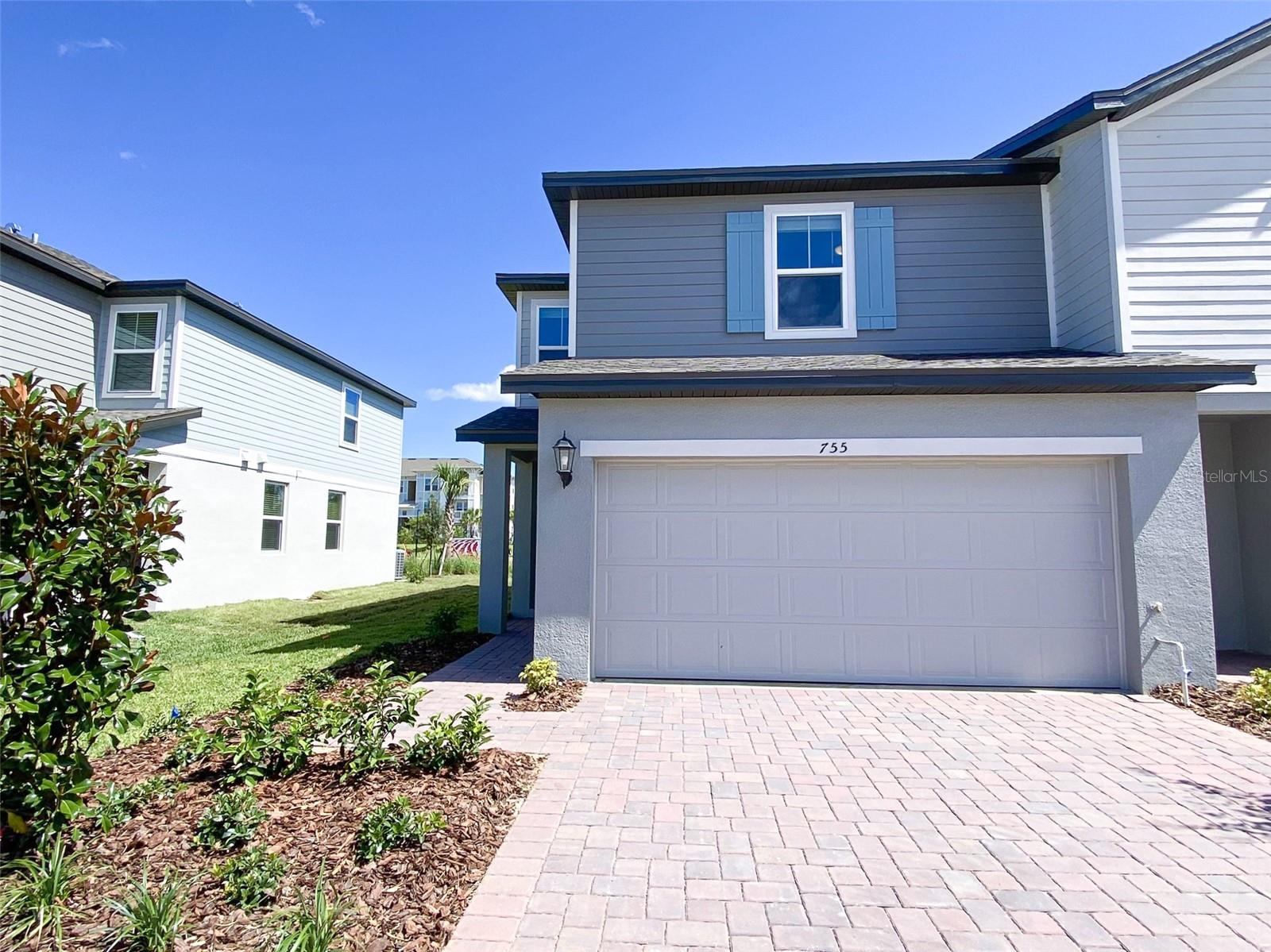 UNION SQUARE - Residential Lease