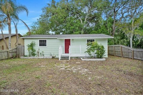 Photo of 1636 Valencia Avenue, Daytona Beach, FL 32117 (MLS # V4944418)
