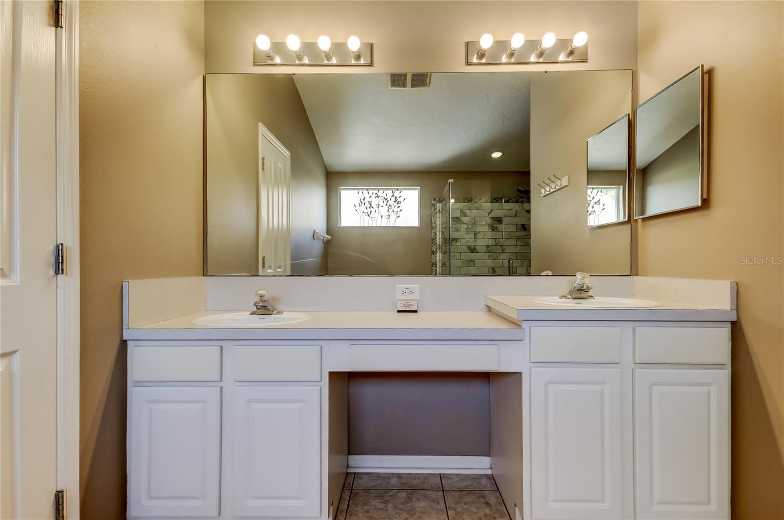 OAK GROVE PH 02 - Residential