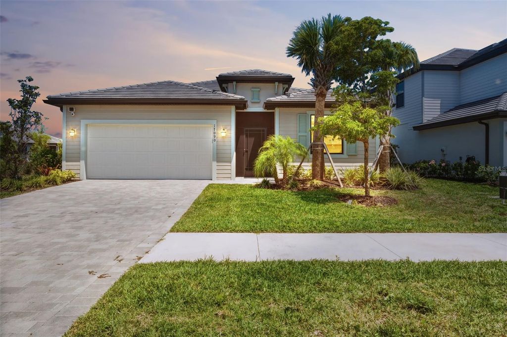 Photo of 17090 Luminous Avenue, Venice, FL 34293 (MLS # N6143975)