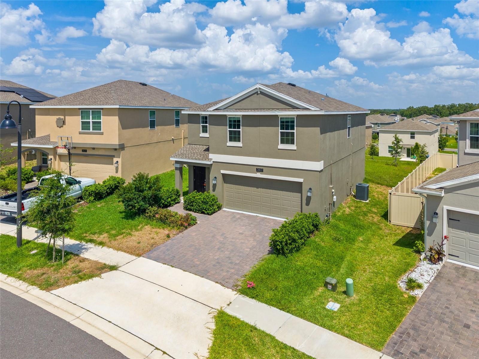 2817 MULLER OAK LOOP
