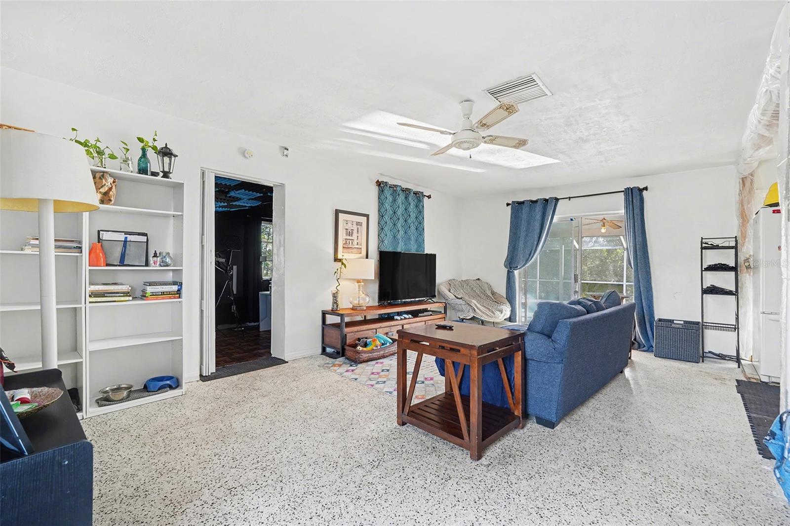 SPRING HILL - Residential