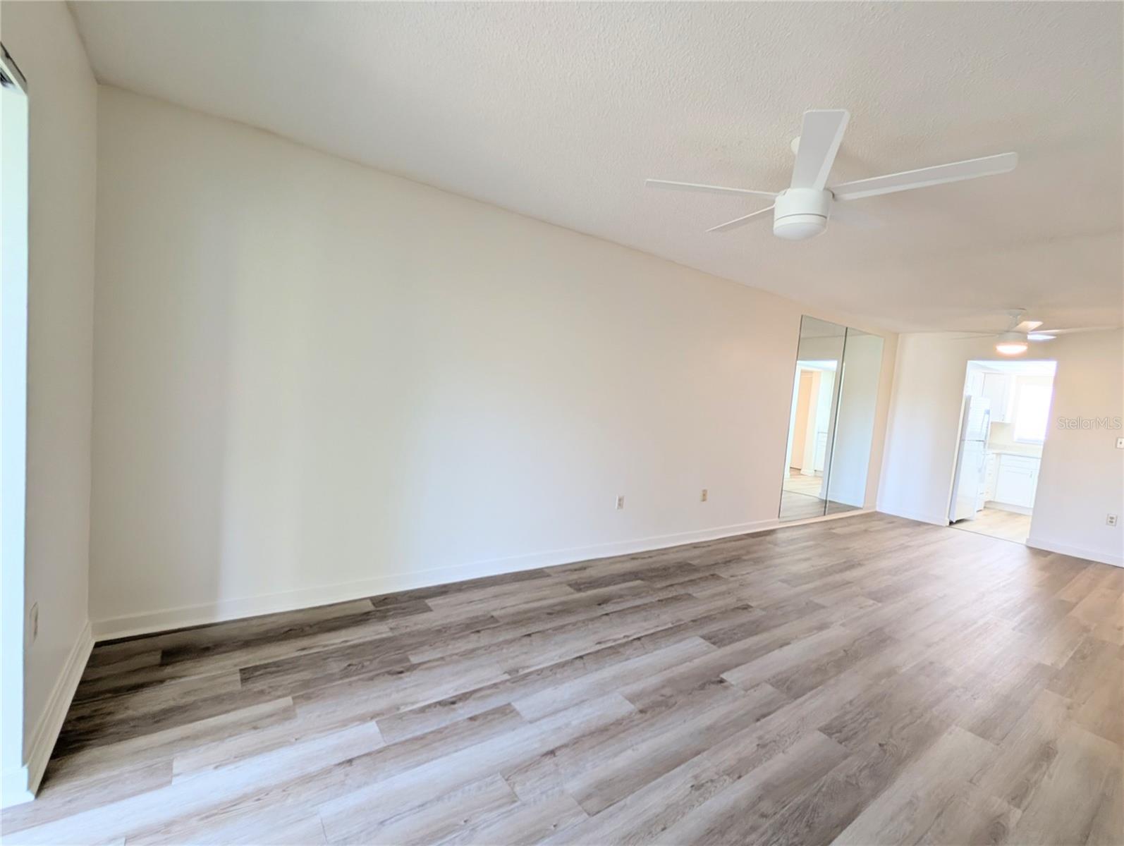 BAYSHORE ON THE LAKE APTS II SEC 3 - Residential