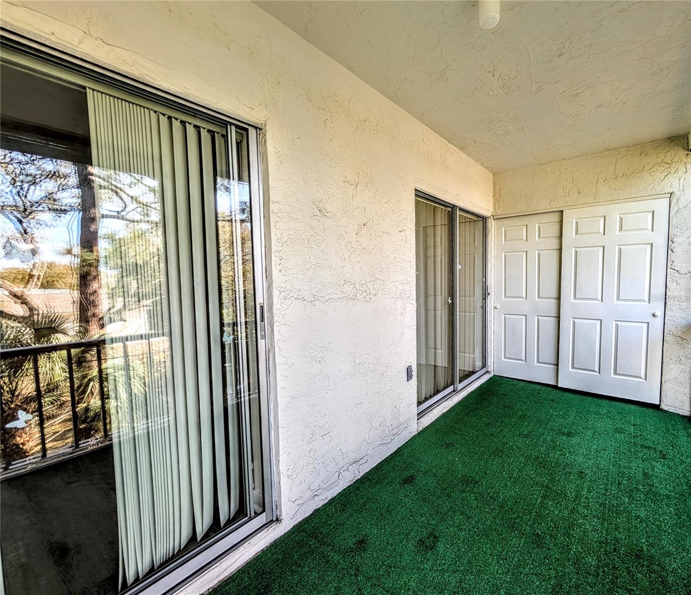 BAYSHORE ON THE LAKE APTS II SEC 3 - Residential