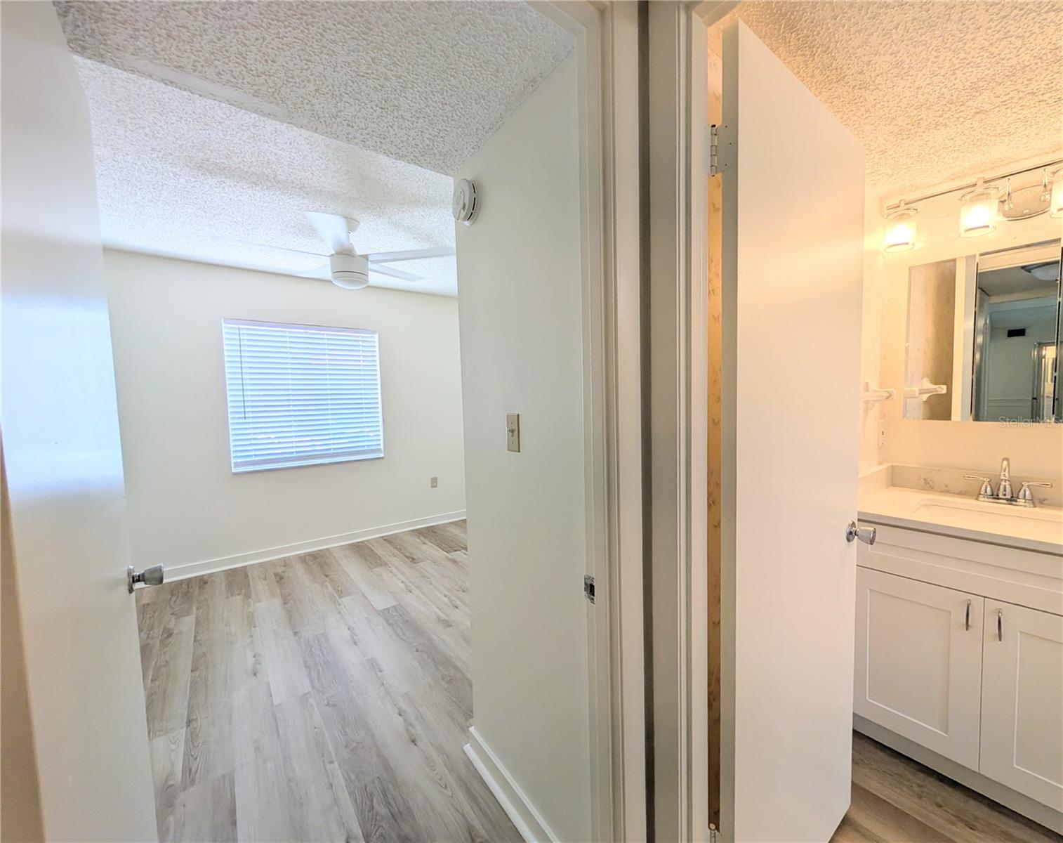 BAYSHORE ON THE LAKE APTS II SEC 3 - Residential