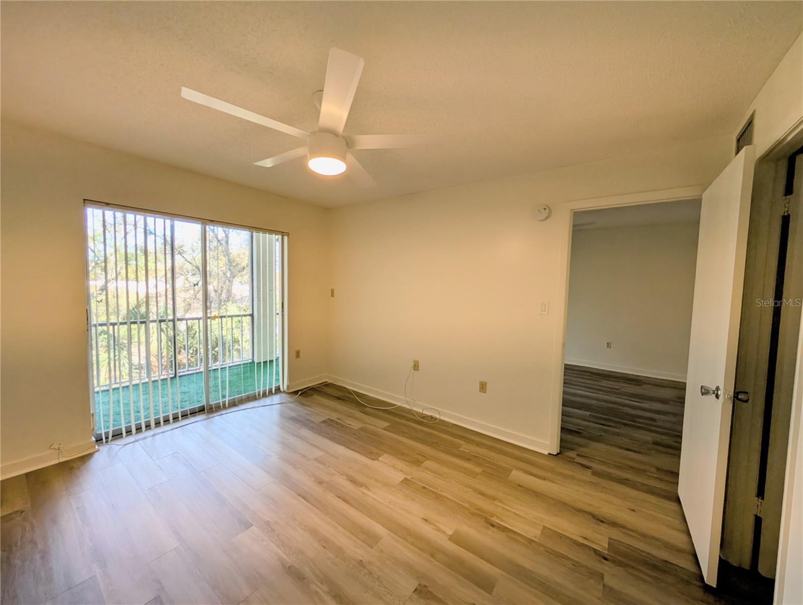 BAYSHORE ON THE LAKE APTS II SEC 3 - Residential