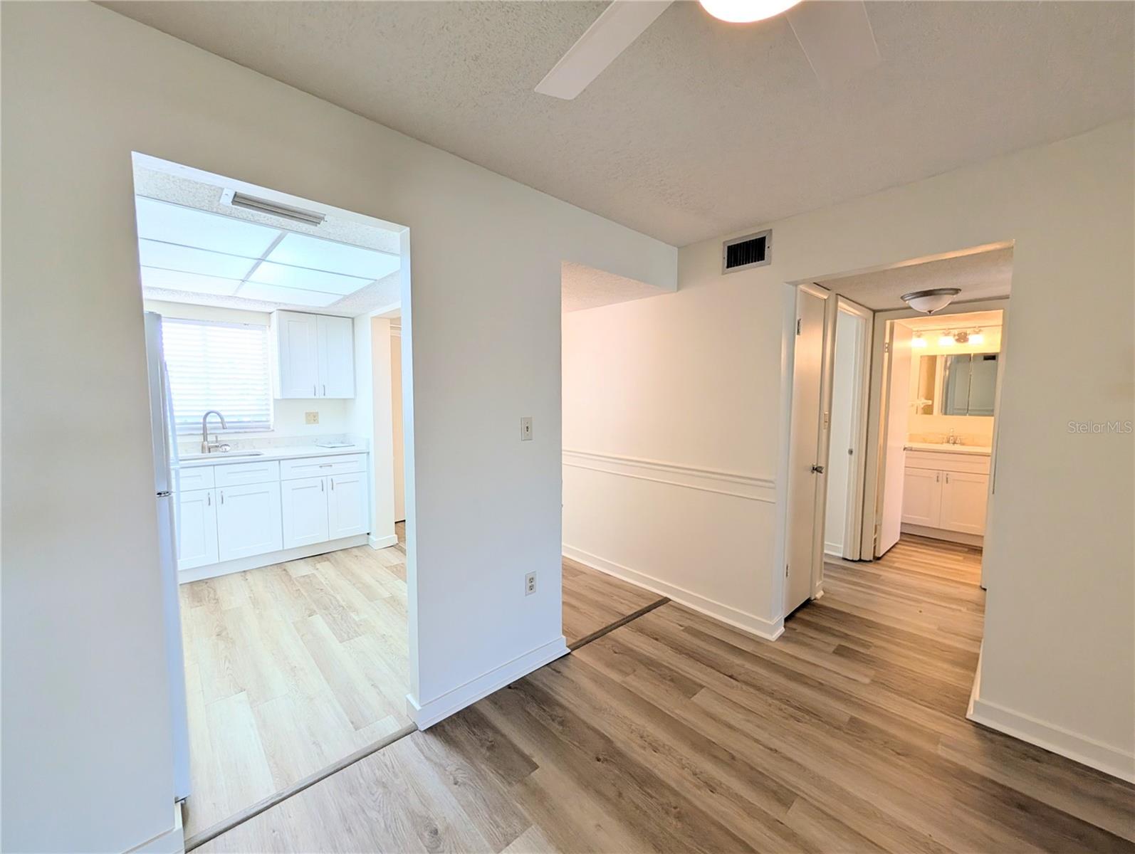 BAYSHORE ON THE LAKE APTS II SEC 3 - Residential