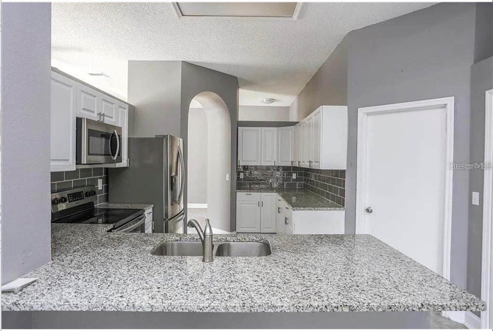 WOODBURY ROAD PATIO HOMES - Residential Lease