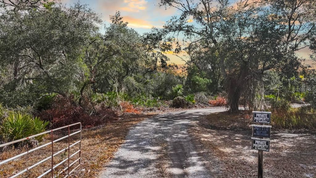 Photo of 12730 Bullfrog Creek Road, Gibsonton, FL 33534 (MLS # TB8500119)