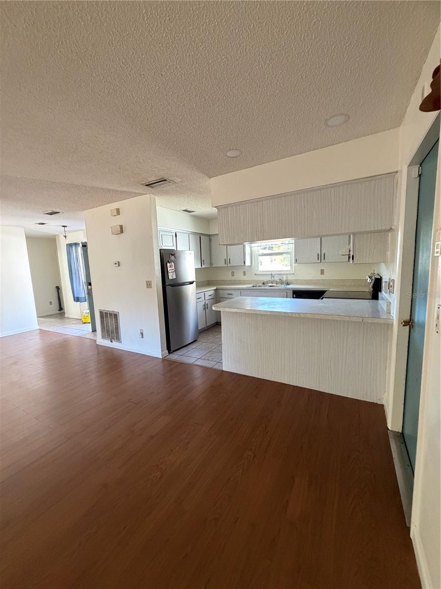 SILVER SPGS SHORES UN 04 - Residential Lease