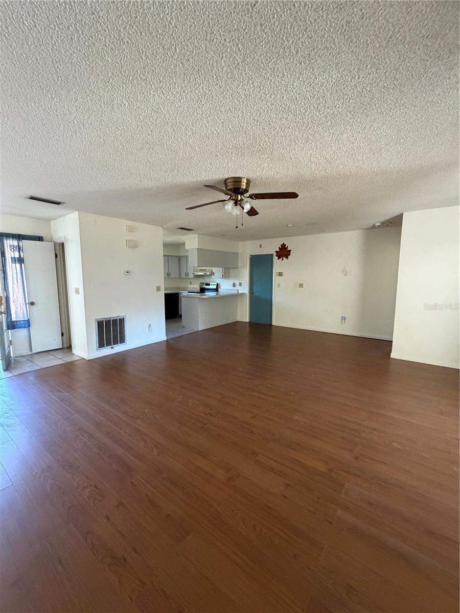 SILVER SPGS SHORES UN 04 - Residential Lease