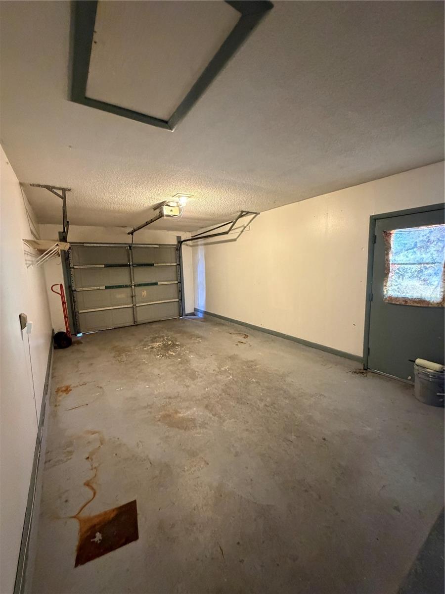 SILVER SPGS SHORES UN 04 - Residential Lease