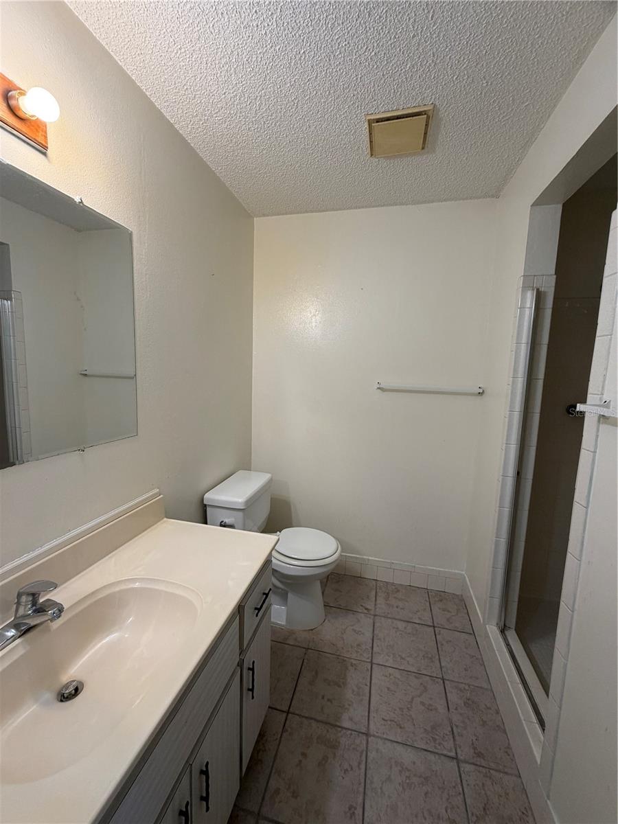 SILVER SPGS SHORES UN 04 - Residential Lease