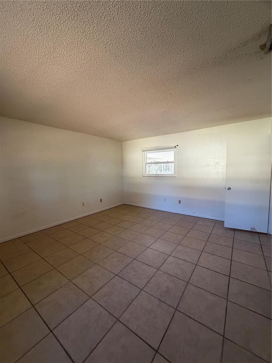 SILVER SPGS SHORES UN 04 - Residential Lease