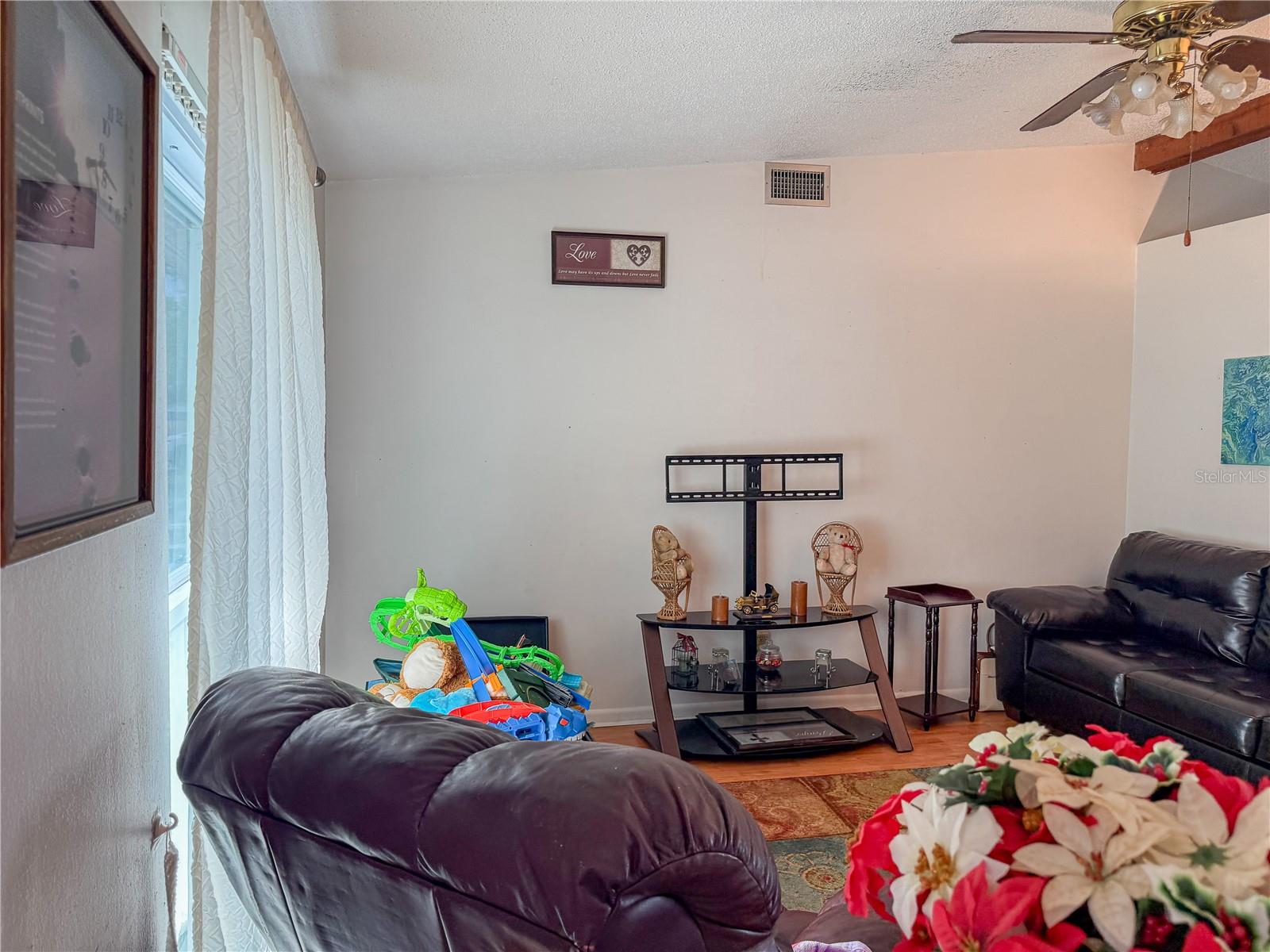 LOGAN GATE VILLAGE PH 3 UN 3 - Residential