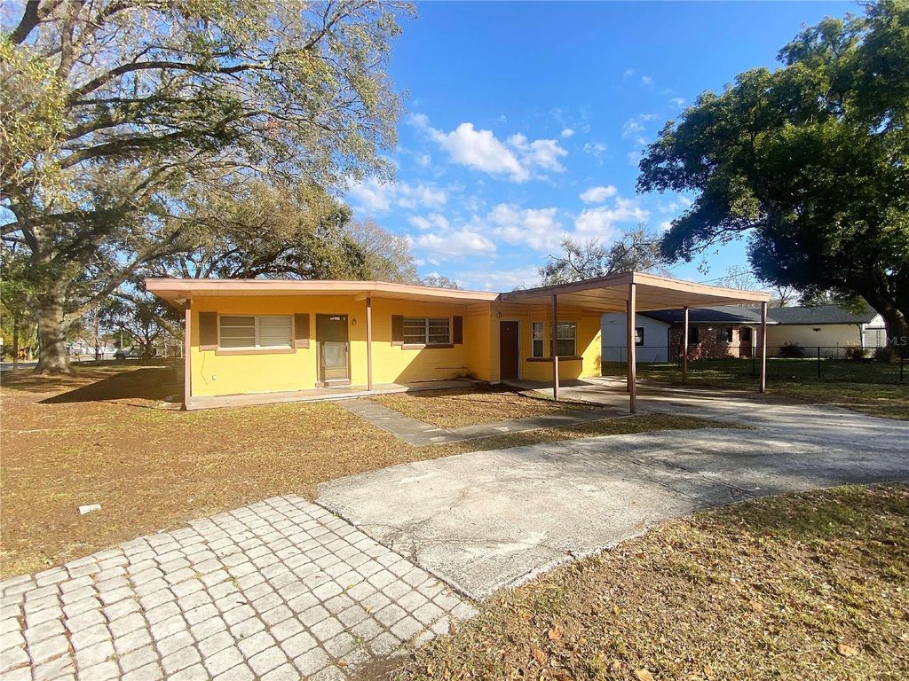 Photo of 390 16th Street NE, Winter Haven, FL 33881 (MLS # P4937879)