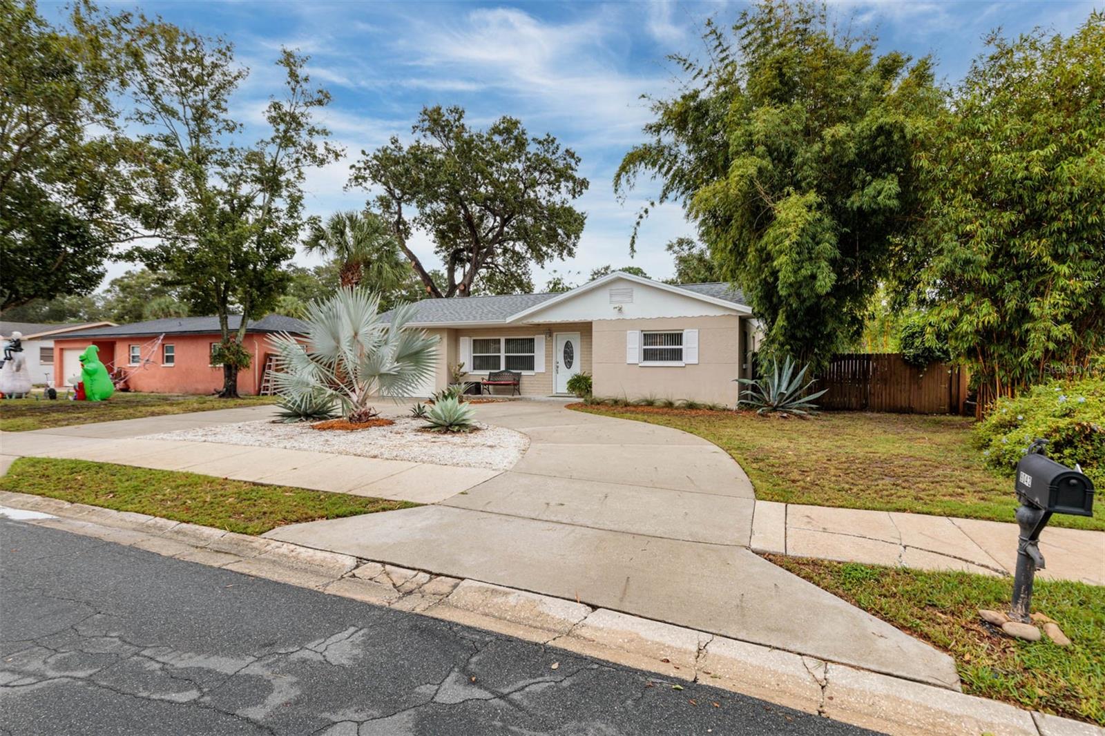 LAKE PEARL ESTATES U - Residential