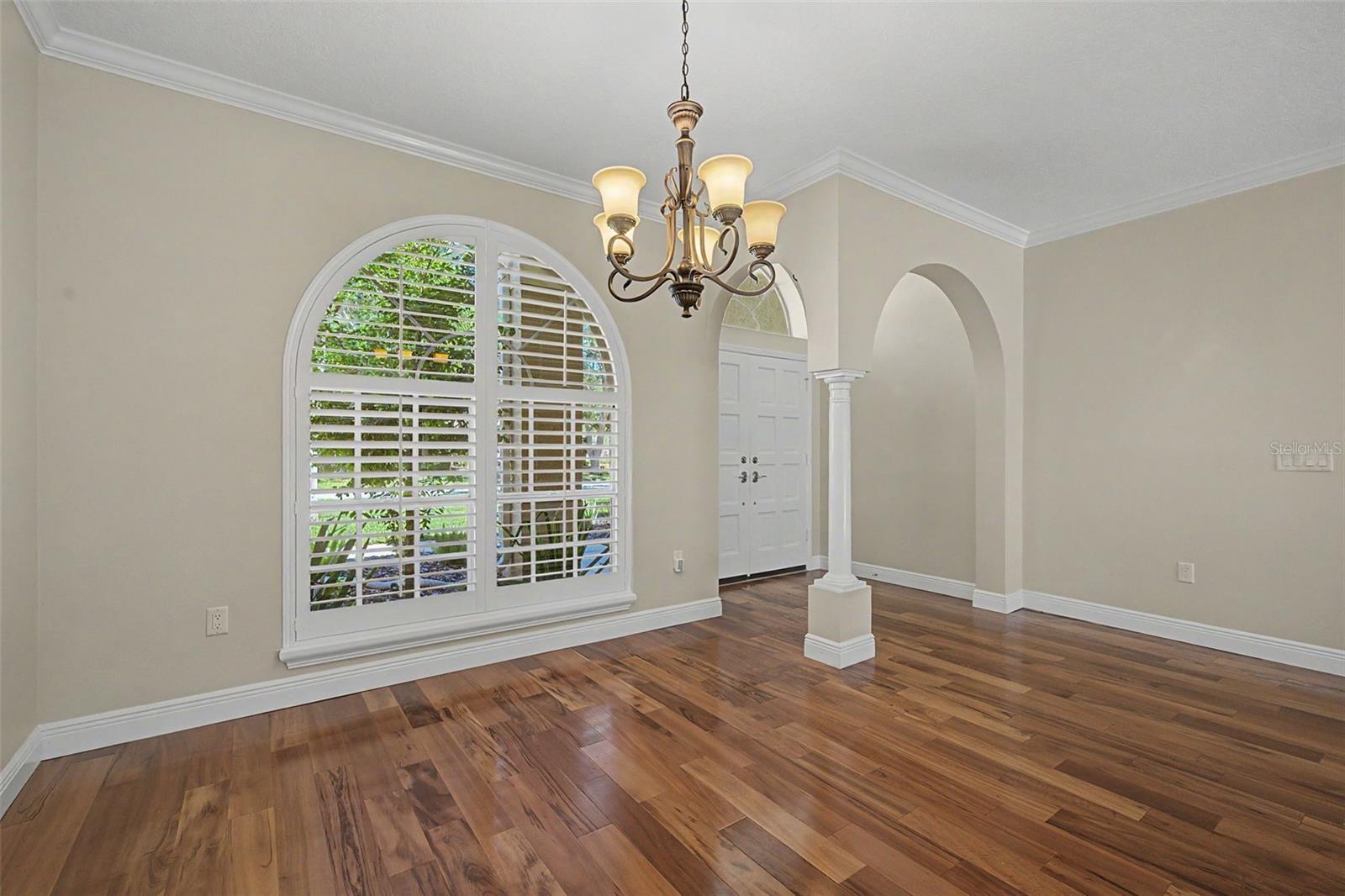 1558 E LAKE WOODLANDS PARKWAY