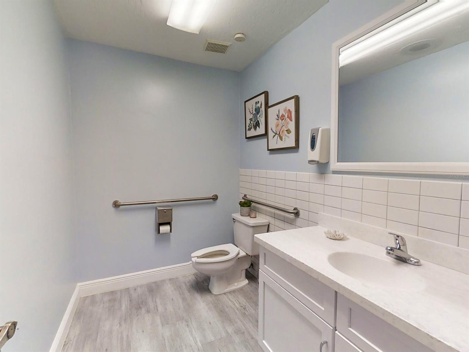 Florida Shores 01 - Commercial Lease