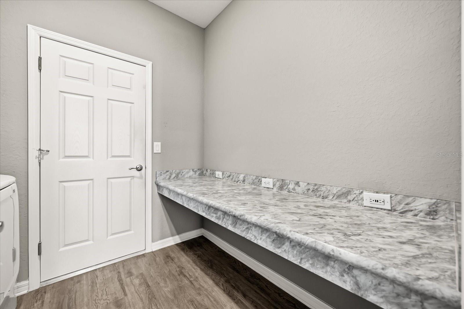 ASTONIA - Residential