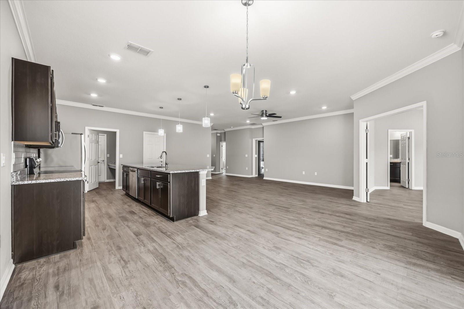 ASTONIA - Residential