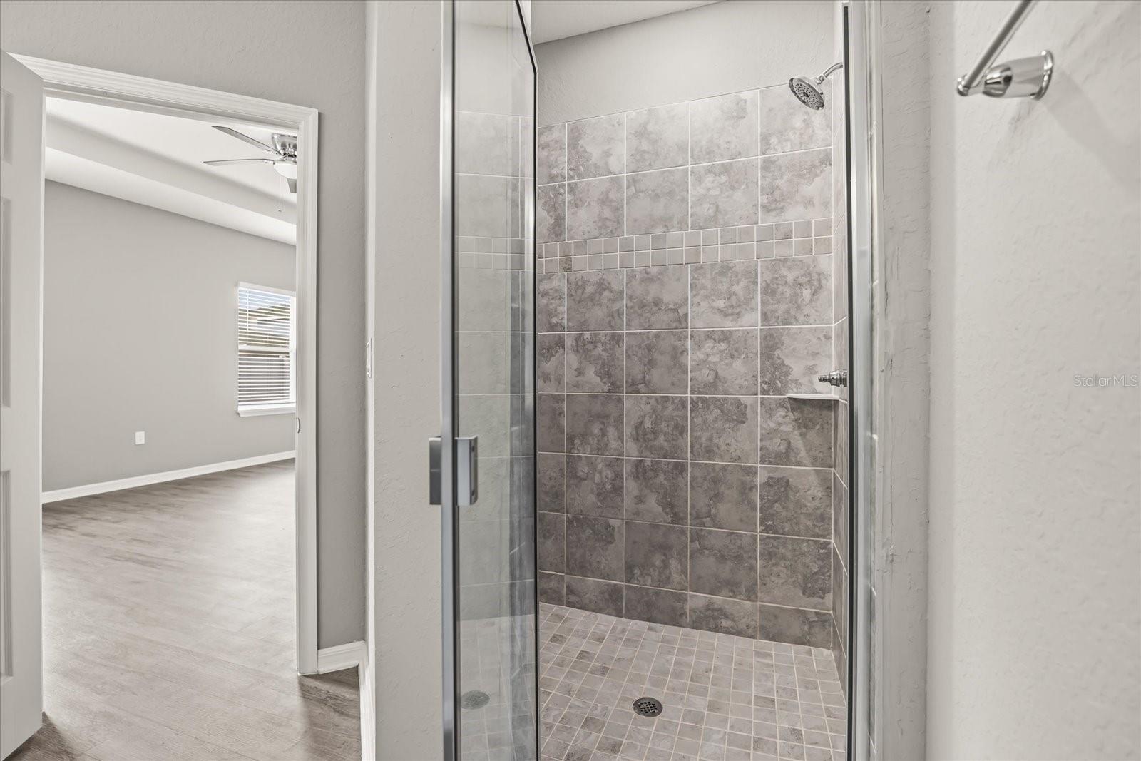 ASTONIA - Residential