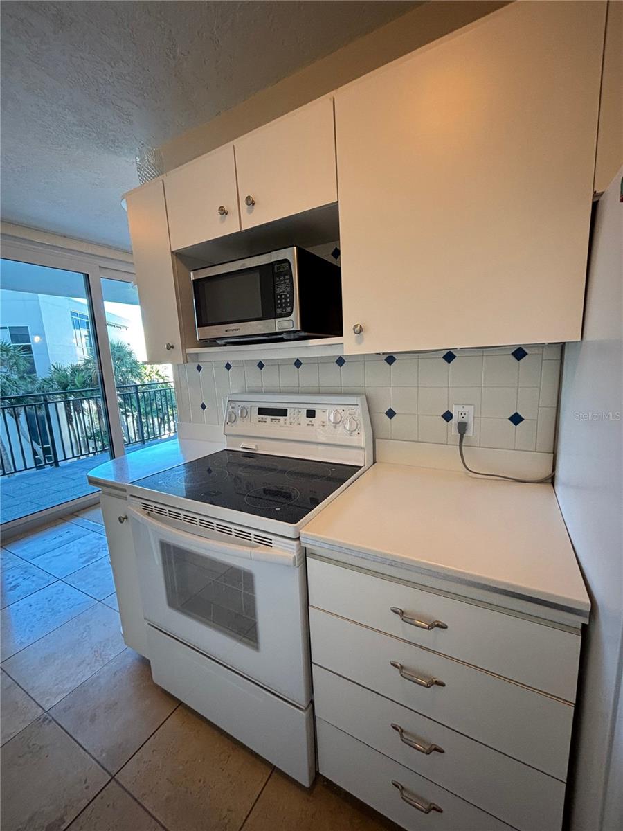SIESTA TOWERS - Residential