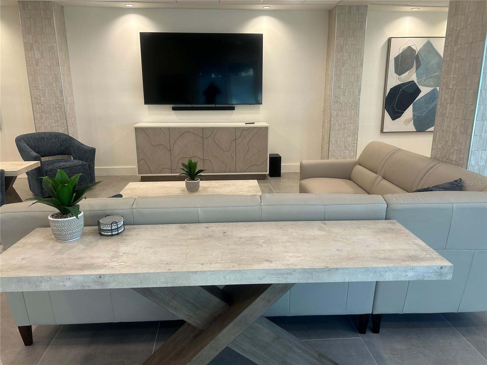 SIESTA TOWERS - Residential