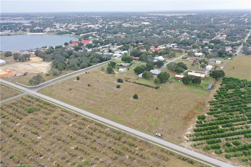 Photo of 525 E Winthrop Street, Avon Park, FL 33825 (MLS # L4956934)