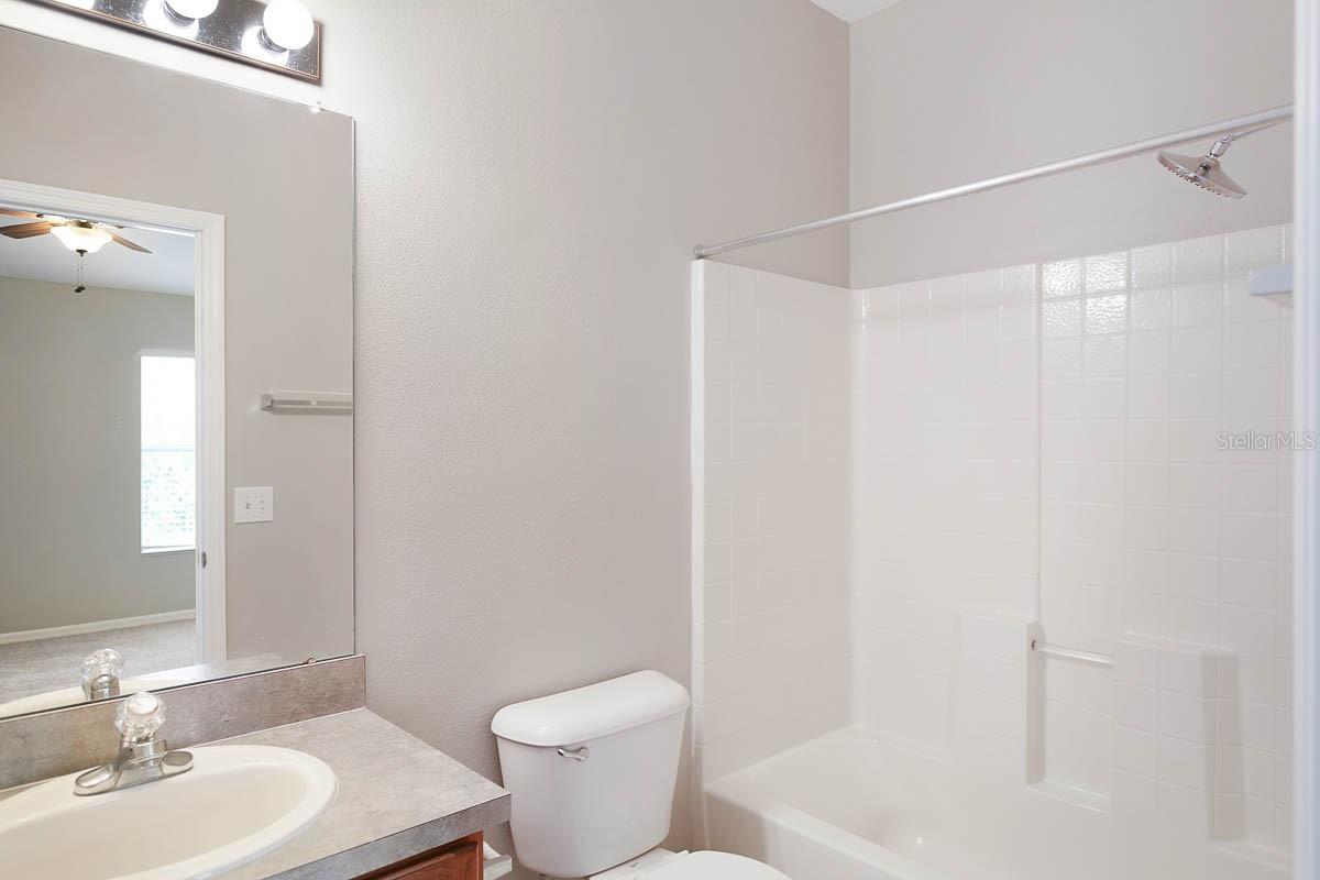 FISHHAWK RANCH TOWNHOMES - Residential Lease