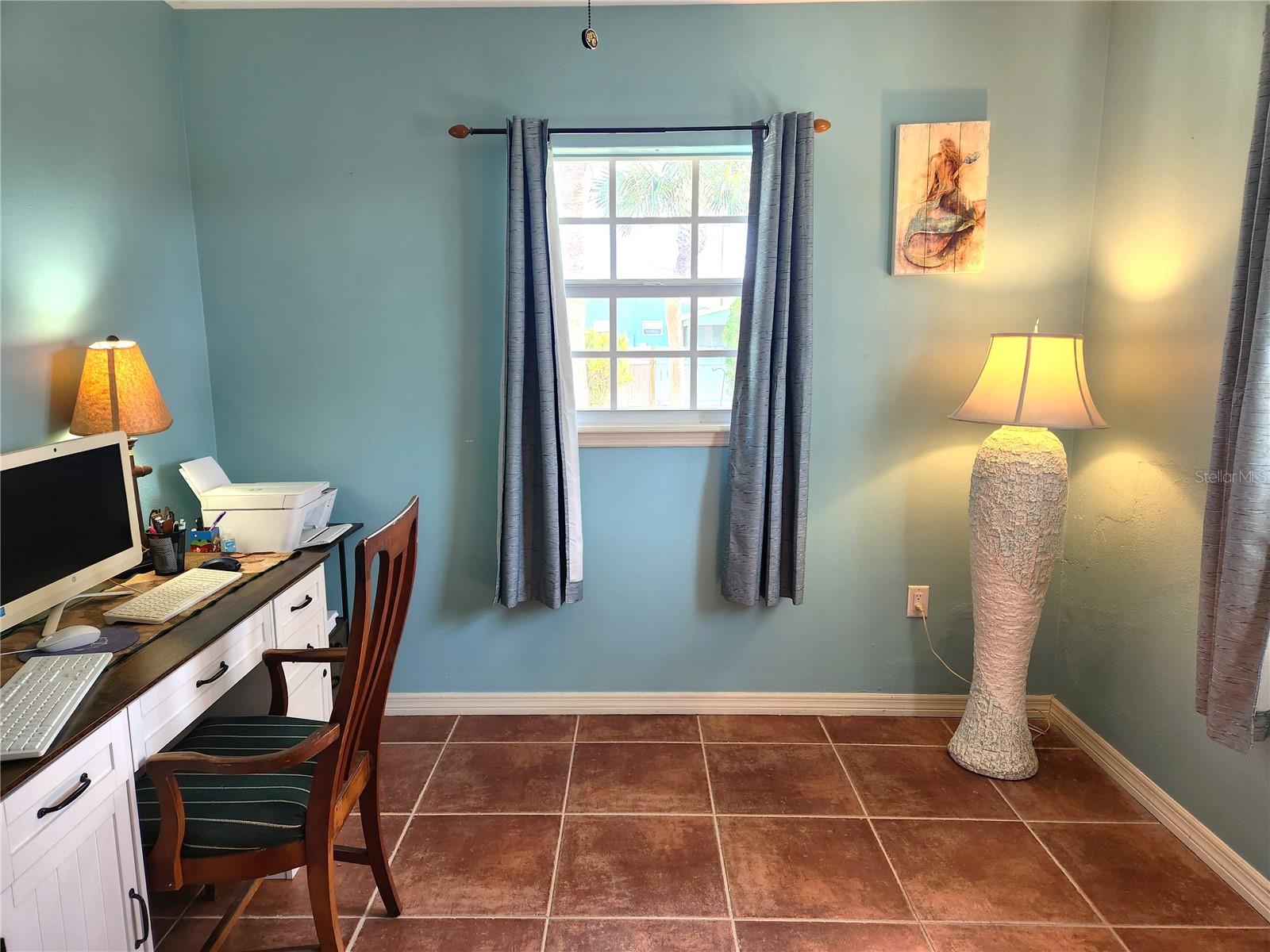 BEACH MANOR - Residential