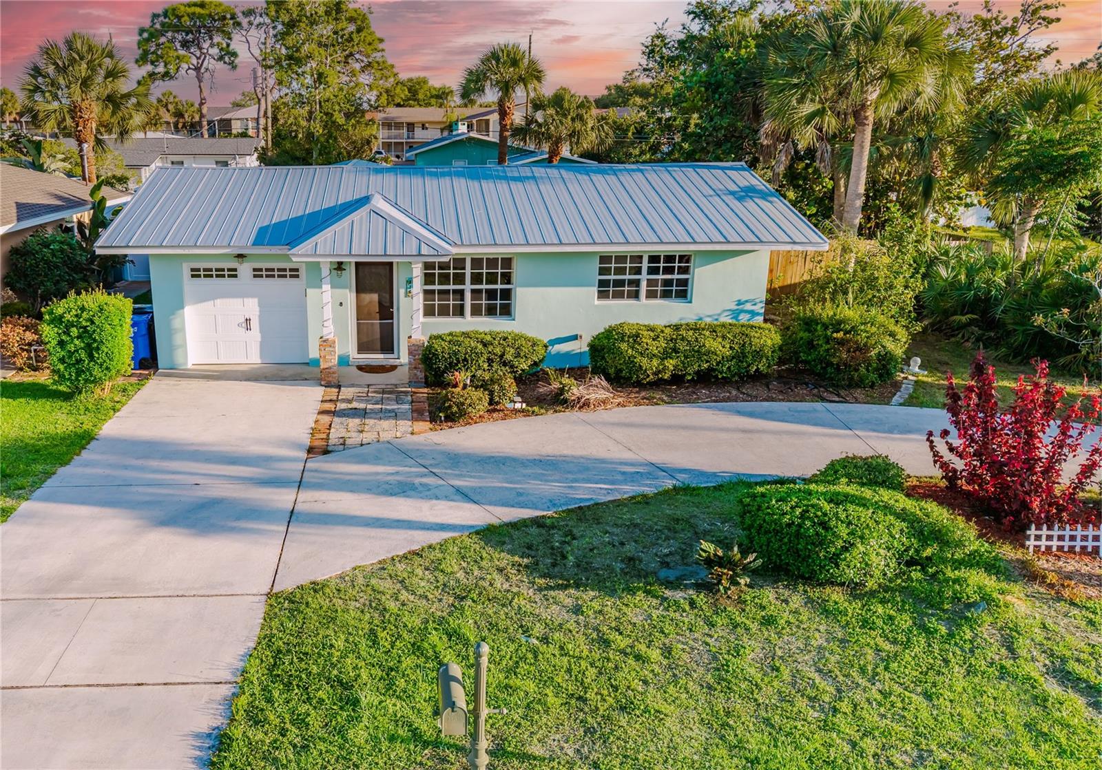 BEACH MANOR - Residential