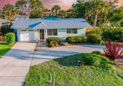 Photo of 316 Alba Street E, Venice, FL 34285 (MLS # R4911237)