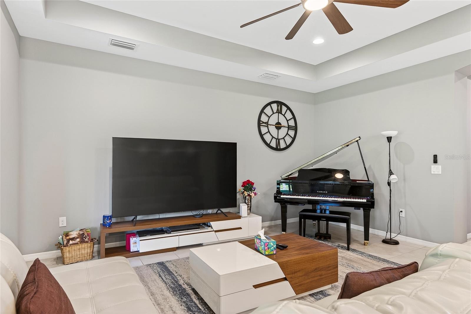 CARIBBEAN VILLAGE - Residential