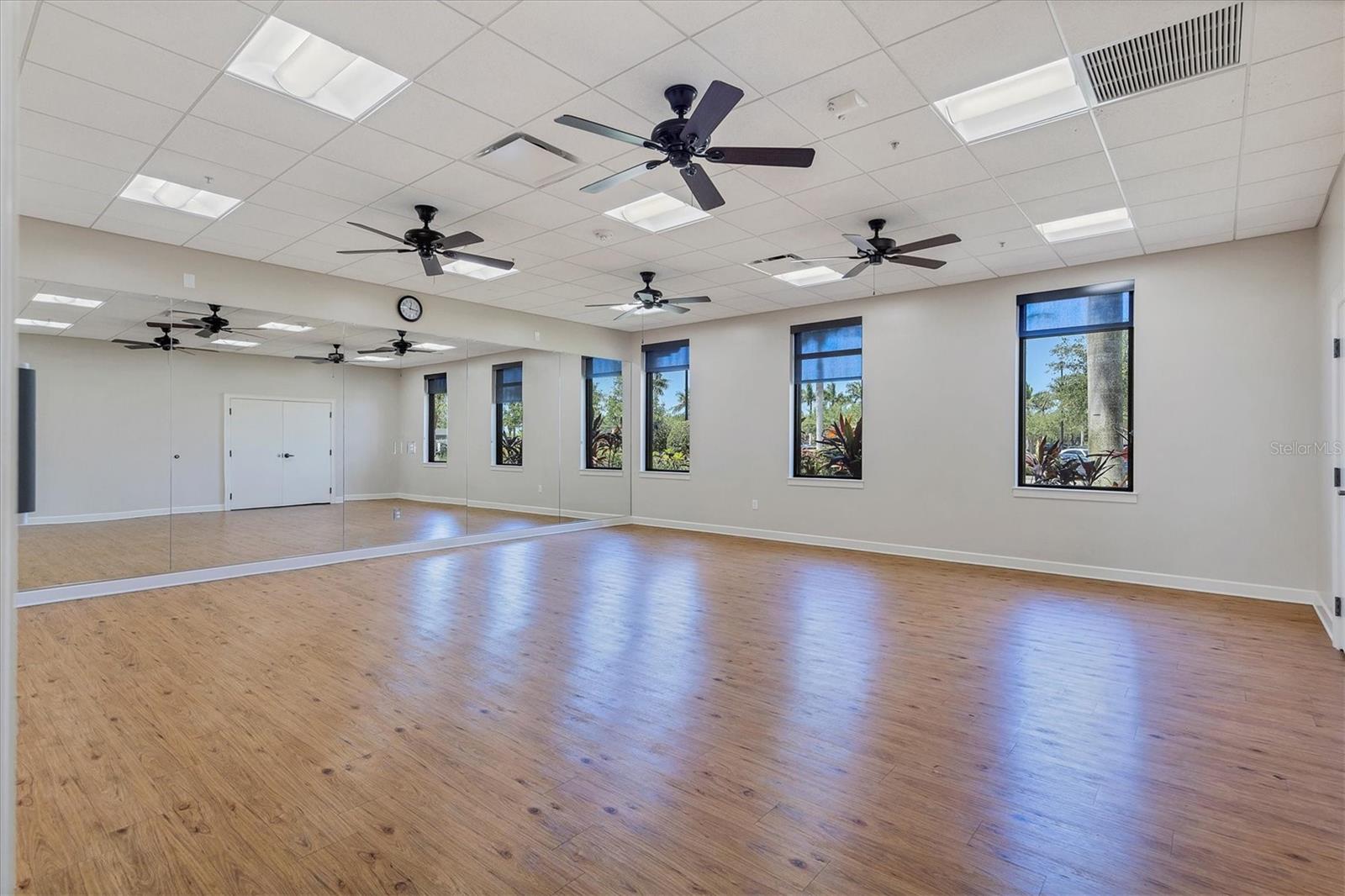 SARASOTA NATIONAL PH 13-B - Residential