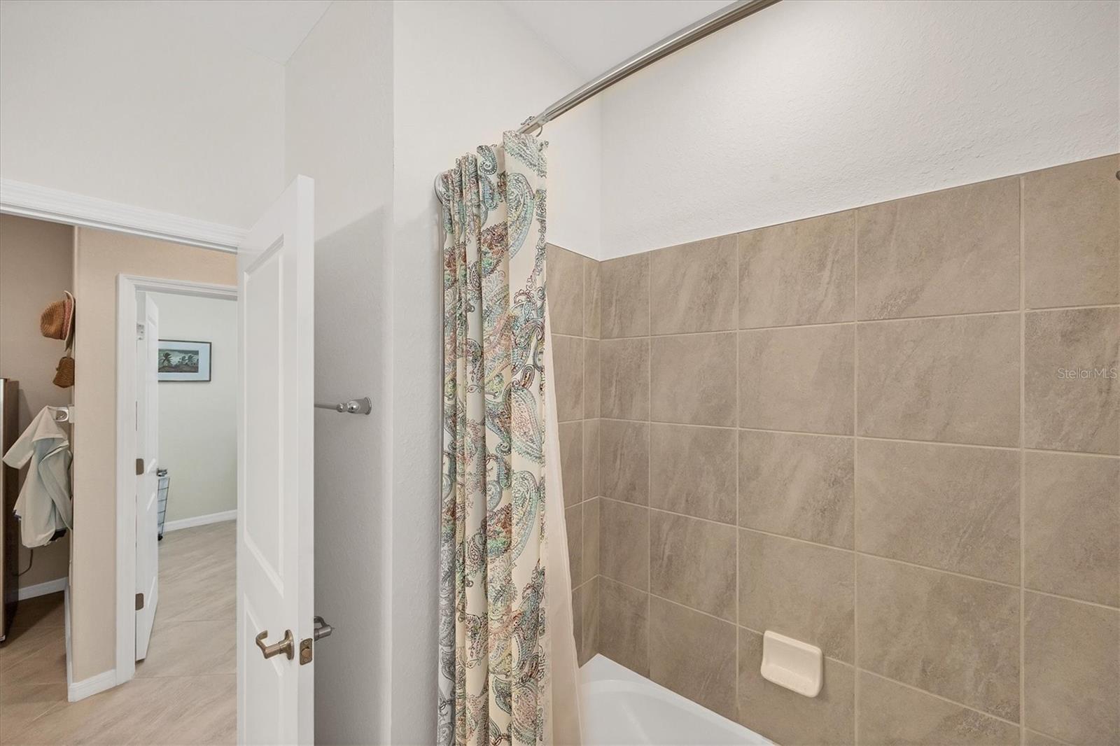 SARASOTA NATIONAL PH 13-B - Residential