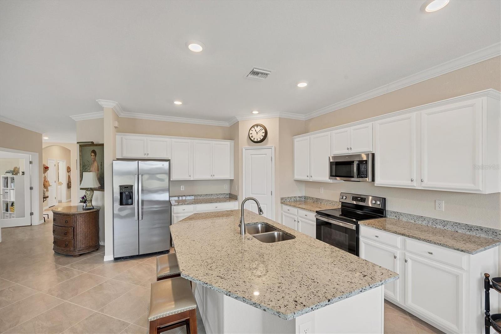 SARASOTA NATIONAL PH 13-B - Residential