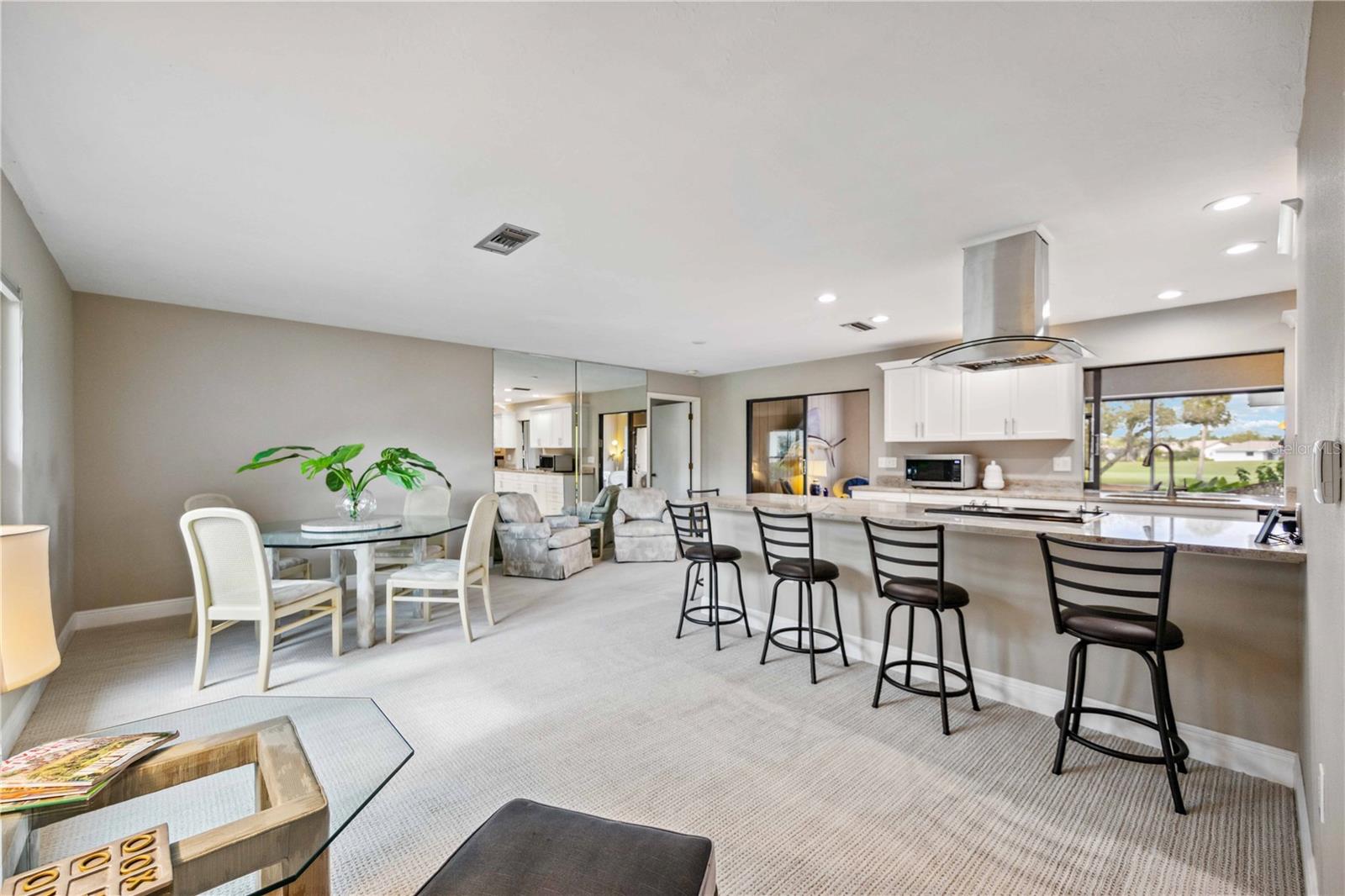 JACARANDA COUNTRY CLUB WEST VILLAGE - Residential