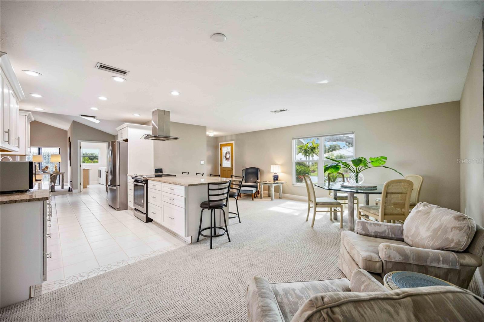 JACARANDA COUNTRY CLUB WEST VILLAGE - Residential