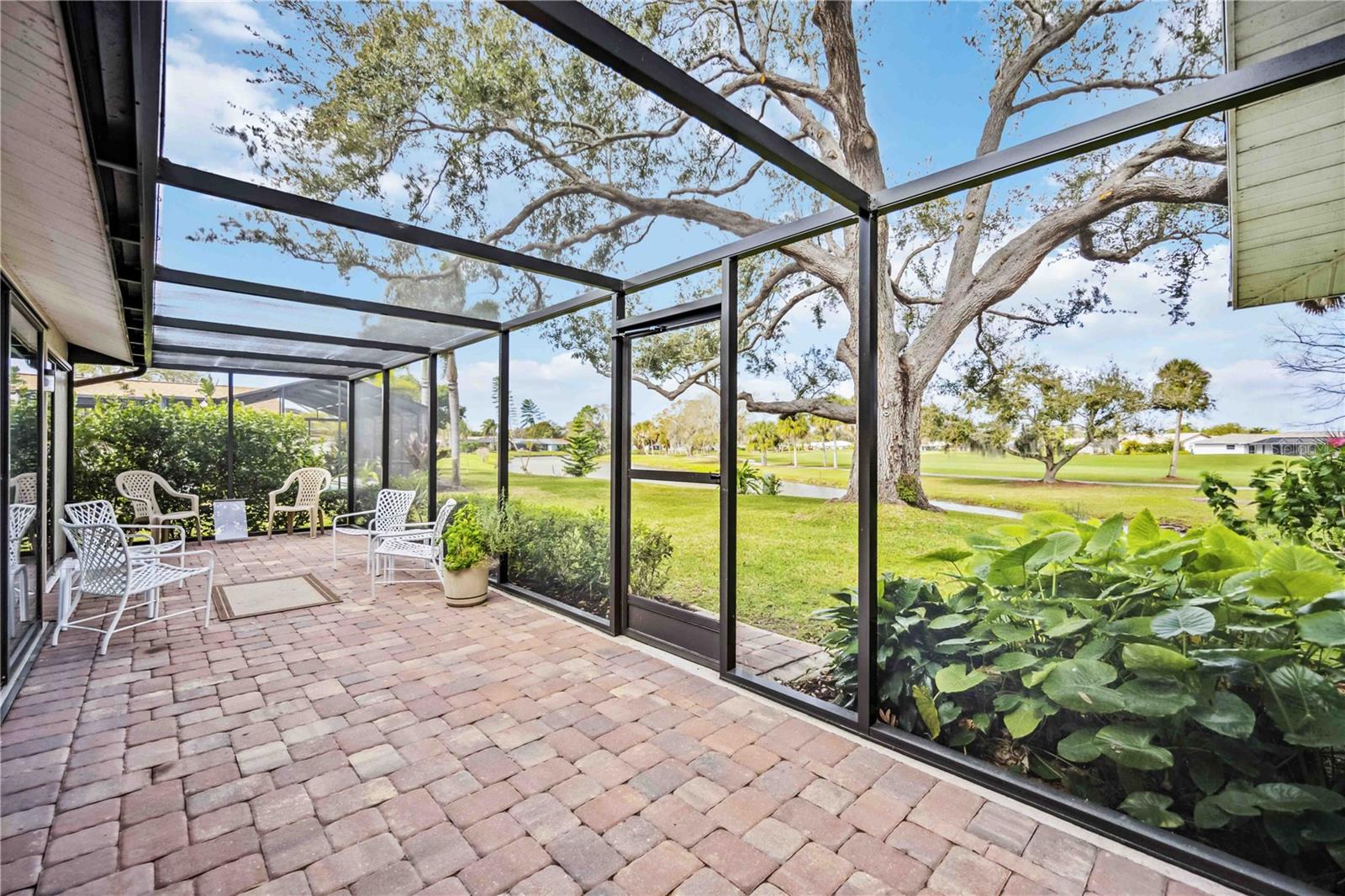 JACARANDA COUNTRY CLUB WEST VILLAGE - Residential