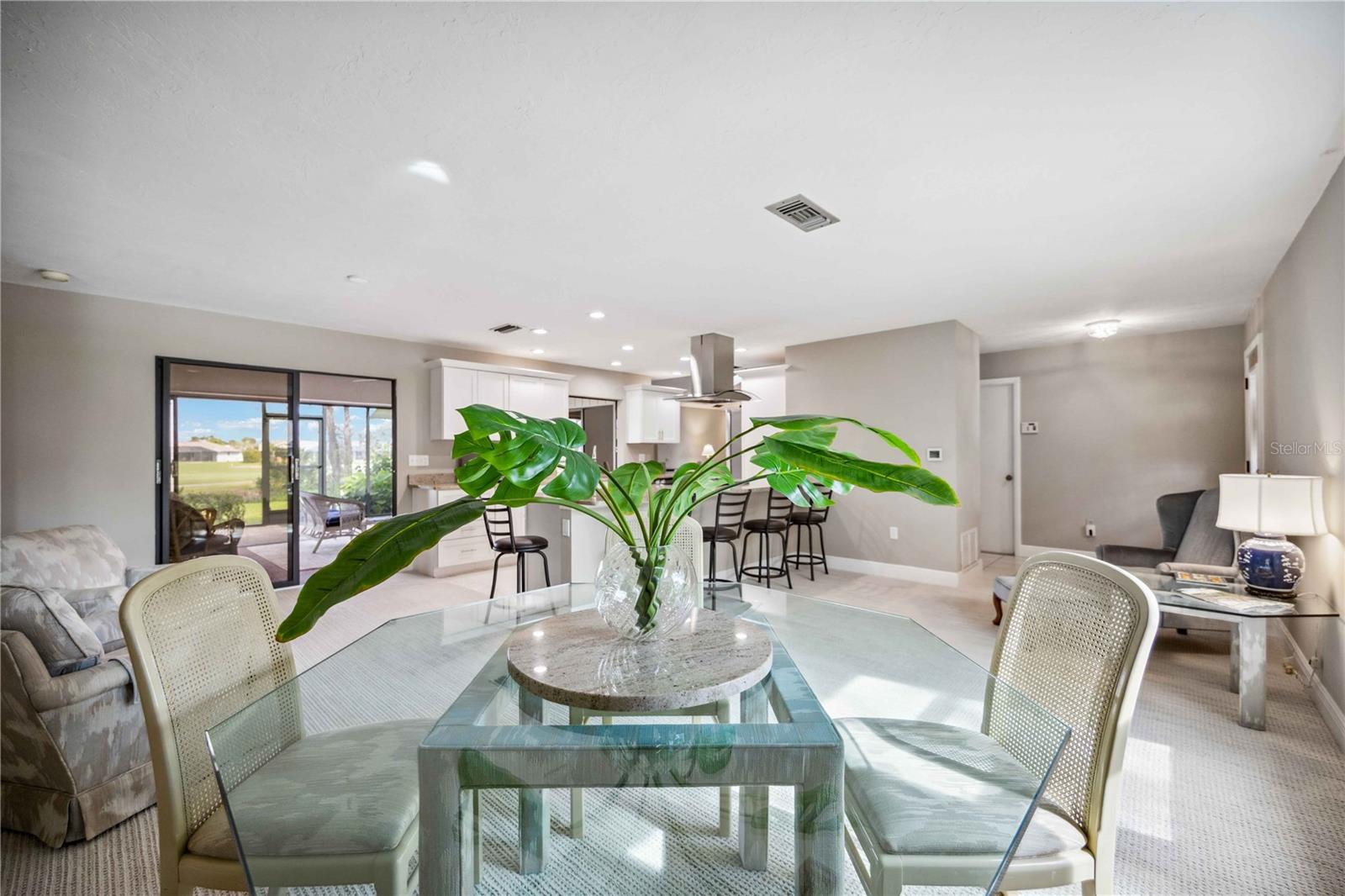 JACARANDA COUNTRY CLUB WEST VILLAGE - Residential