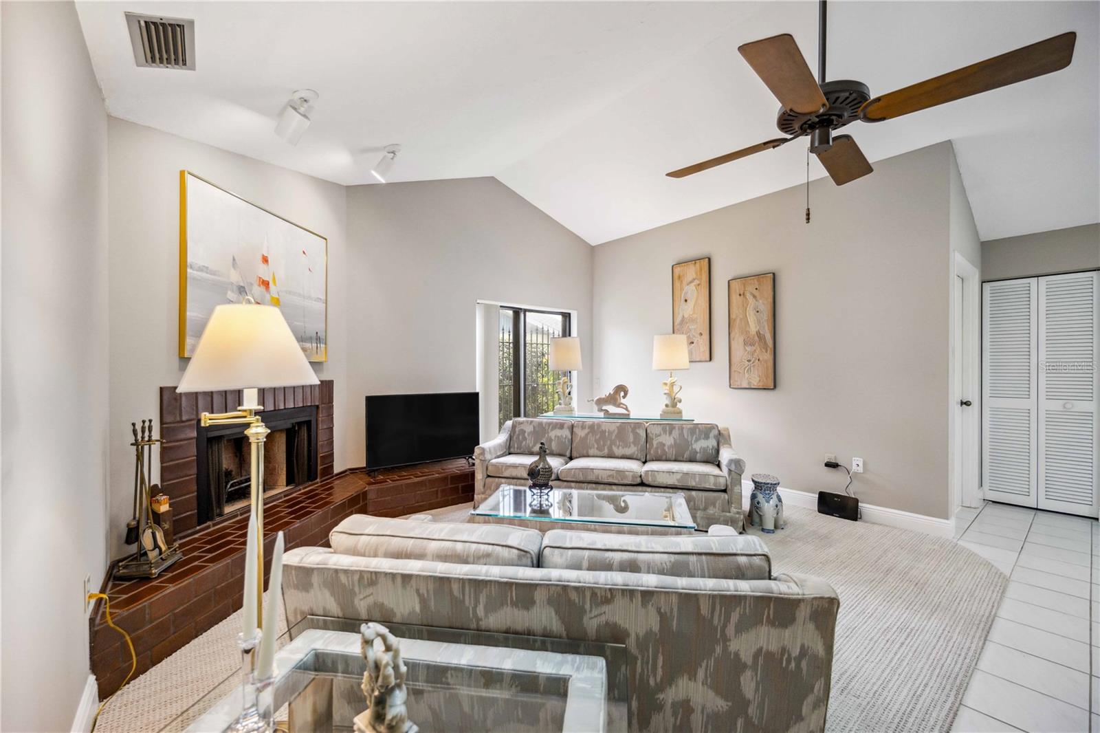 JACARANDA COUNTRY CLUB WEST VILLAGE - Residential