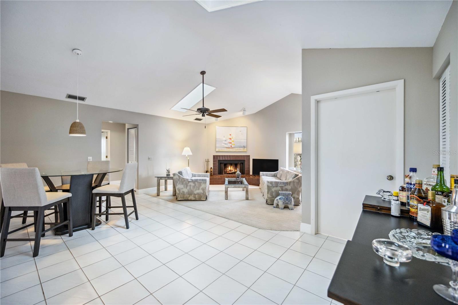 JACARANDA COUNTRY CLUB WEST VILLAGE - Residential